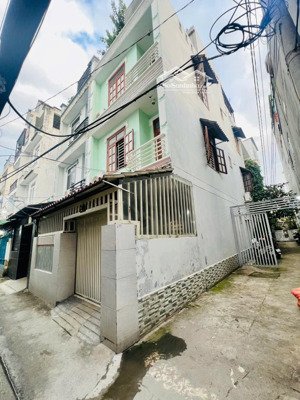 căn góc -4 tầng -hẻm 4m-huỳnh tấn phát- quận 7- chỉ 6,1 tỷ