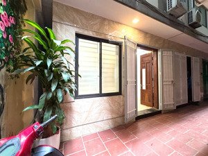 siêu phẩm cầu giấy siêu hiếm, cách phố 30m, 33m2, 5 tầng, mt 5,4m, giá 8,3 tỷ