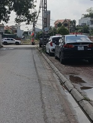 bán đất 50m lô góc,oto đỗ cửa, vỉa hè rông,kinh doanh, giá 4 tỷ, gần cầu thanh trì,lh 