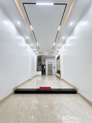 gấp gấp gấp bán nhà định công thượng-kim giang-bùi xương trạch-6 tầng thang máy-lô góc-5m ra ô t