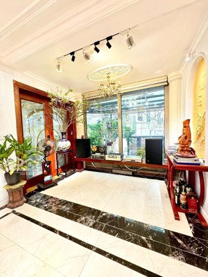 bán nhà mặt phố nguyễn khang, mặt tiền 5,5m, dt 90m², siêu rẻ 45 tỷ.