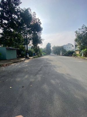 chính chủ bán đất khu dân cư long sơn -đường nguyễn xiễn -phường long bình quận 9