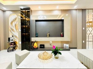 bán nhà bách khoa, mới đẹp full nội thất ở ngay, ba bước ra phố, 45m, nhỉnh 8 tỷ.