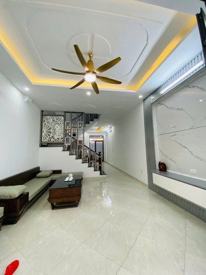 bán nhà dân xây kiên cố phố trần đại nghĩa, hàng xóm bách khoa, 40m, chỉ 8 tỷ.