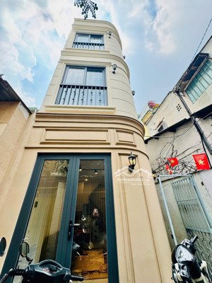 8tỷ6 khu phố tây bùi viện - q1. 30m2, 3 tầng - thuê khoán 25tr, tự khai thác 50 - 60tr/tháng