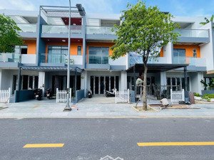 bán nhà gói 8 thô 3 tầng sạch đẹp chỉ 6,7 tỷ( tặng gói tbvs 200tr )