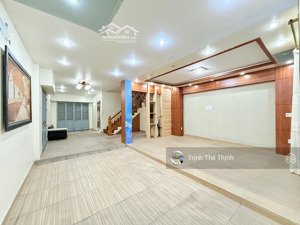 nhà dân xây mặt đường tuyến 2 văn cao lô góc ngang 6.5m vỉa hè rộng