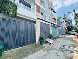 bán nhà phạm văn đồng - linh đông - 81m2 - nhà 3 tầng - ngang 6m - hẻm xe tải