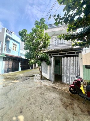 bán nhà lầu nhà bè 81,5m - 4,5 tỷ góc 2 mặt tiền hẻm xe hơi đường lê văn lương nhà bè