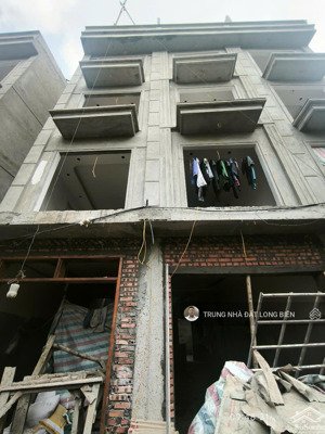 hiếm hơn 4 tỷ nhà 35m2 x 5 tầng ô chờ thang máy ngõ cực nông ngay cầu thanh trì sang phố rất tiện