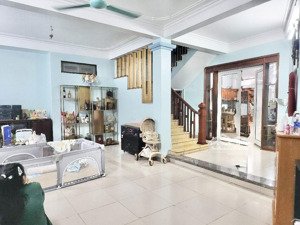 bán gấp nhà đẹp kiên cố, tại phúc lợi long biên!
dt 83m2, 4 tầng x 2 thoáng sáng, giá 12.x tỷ