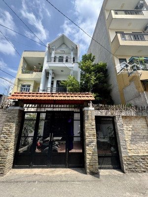 giảm sốc 1 tỷ còn 8 tỷ 59 biệt thự mini 4 tầng sân vườn cực đẹp - 6 x 20m - hẻm xe hơi 5m thông