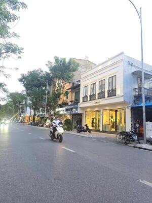 Bán 98m2 đất mặt đường Hoàng Văn Thụ, Hồng Bàng, Hải Phòng. 24 tỷ ngay nhà HÁT LỚN