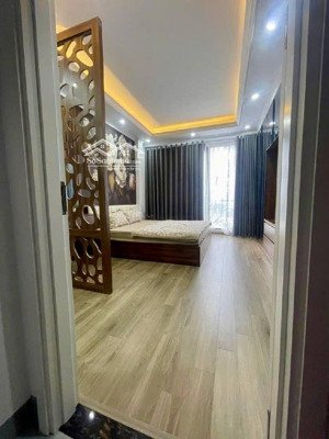 phú diễn-nhà mới thang máy -lô góc -7 chỗ chạy quanh nhà kinh doanh