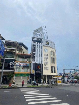 bán nhà mt trần hưng đạo. quận 1.hđt : 98 triệu lâu dài.dt:4.5x20m.cn: 85m2.kc : 5 tầng. giá 42 tỷ