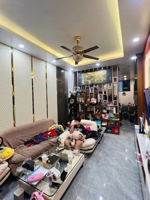 bán nhà phố sư vạn hạnh - 35m2 - giá 6 tỷ - mt 3,8 m - hẻm xe hơi - 4 tầng full nội thất