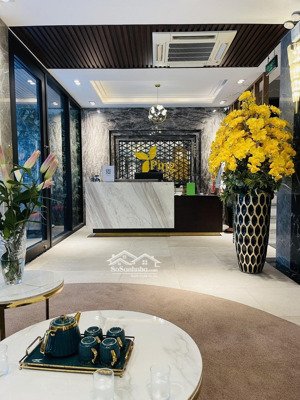 buildings khách sạn trân thái tông - vỉa hè rộng - ôt ô đỗ ngày đêm - vị trí đắc địa - kd sầm uất