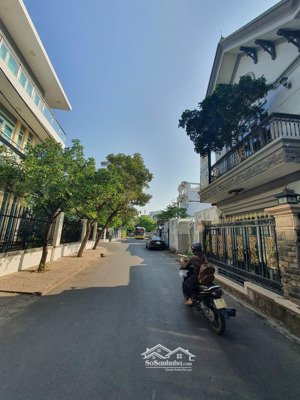 giá đầu tư - giảm sâu bán nhanh: 40 tỷ còn 28 tỷ, căn góc 2 mặt tiền đất biệt thự ngay mt ql 13