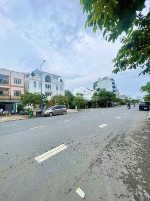 tân phú ngay tô hiệu - lý thánh tông - nhà mới 4 tầng - hẻm ngay nhà 8m - gần trường học, siêu thị.