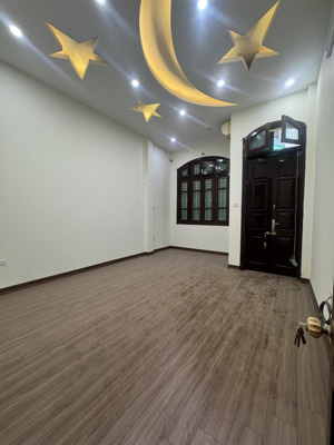 gấp!!! 61 hoàng cầu nhà dân xây, 2 thoáng trước sau, gara ô tô, khu dân trí cao, nhiều tiện ích..!!