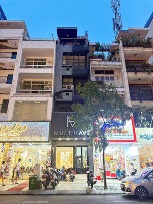 bán nhà mt lý tự trọng. p bến thành - quận 1 . hđt: 90tr. dt: 4x17m. kc: 5 tầng . giá 30 tỷ