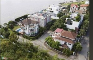 bán biệt thự view sông đường nguyễn văn hưởng, quận 2. 15mx30m.kvsd: 600m2. xd: 5 tầng. 220triệu/m2