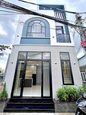 Nhà 1T1L đúc mới, GÓC 2MT HẺM, xe hơi tới nhà. Vị trí trung tâm, gần cầu Trần Hoàng Na