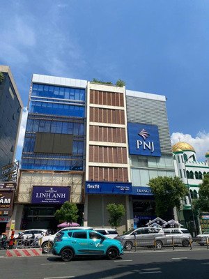 hạ giá, bán toà building ngay nguyễn thị minh khai, quận 1. 8mx20m - hầm 7t-hđt 220triệu. giá 95tỷ