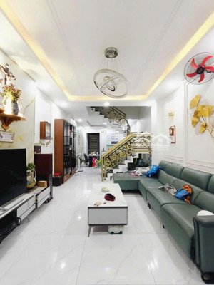 nhà nở hậu phong thủy đẹp đường thông xh gò dầu (4.15x16.5m) đúc lầu mới