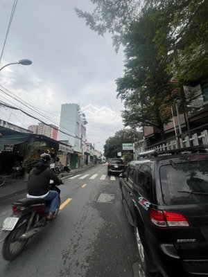 siểu phẩm góc 2 mặt tiền đường kinh doanh sầm uất, gần chợ kiến thiết, phiệp phú,dt 55m2,giá 6.8 tỷ