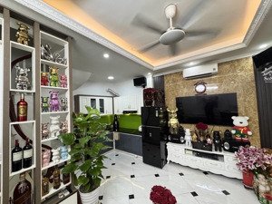 bán nhà đẹp định công - 5 tầng - dt 30m2 - mt 4,5m - ngõ ba gác phóng -vài bước ra ô tô !