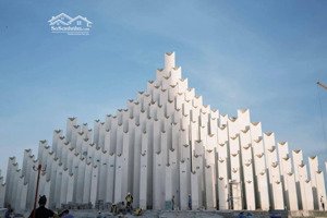 bán khách sạn mặt tiền đường phó đức chính cách biển bãi sau 200m ngay bãi tắm du lịch đông