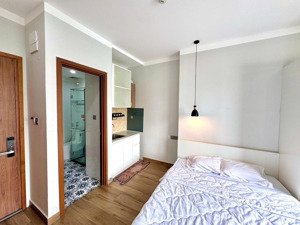 càn pass phòng studio sát sân bay