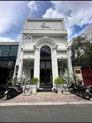 chính chủ gửi cho thuê nhà mặt tiền 17 nguyễn thị diệu, q3, 7(10)x33m, trệt + lầu, 