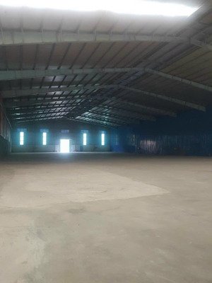 cho thuê kho đường lê đức thọ quận gò vấp, dt đa dạng từ 500m2 4000m2, có cắt lẻ, giá 90k/m2