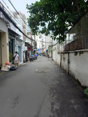 viết bài. bán gấp. nhà 1 sẹc. hoàng hoa thám. p5. phú nhuận giá 8.8 tỷ