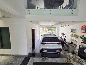 nhà ngang 8m hiếm có gara ô tô, thiết kế 4 tầng sang như biệt thự giá 8,2 tỷ