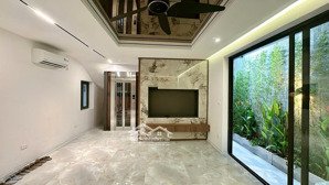 chính chủ bán nhà mễ trì miếu đầm 38m2 x 5 tầng thang máy, xây mới ở luôn, giá 8.6 tỷ.