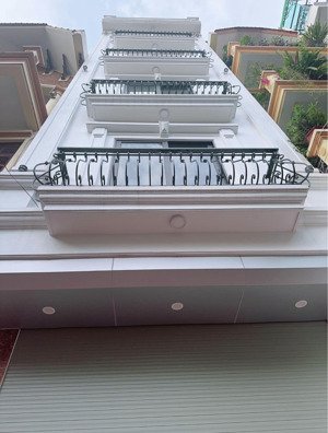 bán nhà yên hoà - cầu giấy - 46 m2, mt 4m xây 5 tầng giá 9.6 tỷ