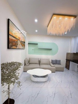 siêu phẩm hoàng mai. bán nr 37m2, 6,9 tỷ, 3pn, 5 tầng, trương định, giáp bát, hoàng mai, hn