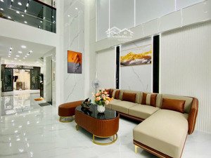 bán nhà ngay lottemart q7 . nhà 5tầng mặt tiền đường rộng 12m. nhỉnh 11 tỷ