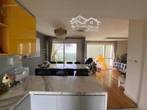 gia đình cần bán căn penthouse 168m2 và 72m2 sân vườn tại rừng cọ kđt ecopark