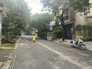 biệt thự kiểu pháp khu phân lô bàn cờ - đường 10m có lề - trục lê đức thọ & dương quảng hàm