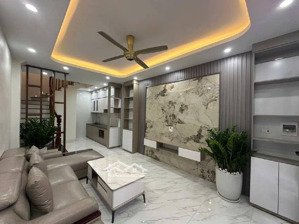 nhà đẹp mới- 20m ô tô tránh- full nội thất sịn- nhỉnh 6 tỷ