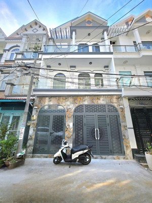 bán gấp nhà mới 3 tầng 6.1x10m, full nội thất, giá 6.6 tỷ, huỳnh tấn phát, tt nhà bè gần kho b