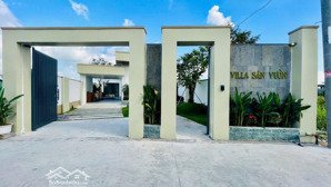 villa sân vườn có hồ bơi riêng 3pn, 3wc, 252m2, giá tốt tại đối diện ubnd xã phước hậu cũ, long an