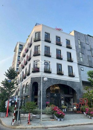 bán gấp tòa nhà mặt tiền ngay hai bà trưng-7x20m- 6 tầng - hđt 150 tr- giá chỉ 43 tỷ tl