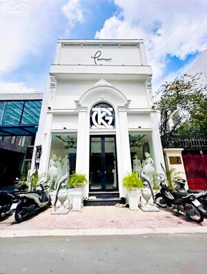 Cho Thuê Nhà Mặt Tiền: 17 Nguyễn Thị Diệu - Quận 3 - 7x30m