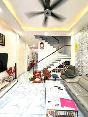 gần thích quảng đức | 45m2 | 4 tầng 4pn - 45m - p.hợp ở ,c.thue - chỉ 7.08 đ kết cấu: 1 trệt, 2