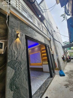 nhà 2 tầng - mới full nội thất - hẻm đẹp gần đường huỳnh tấn phát thông nam long trần trọng cung
